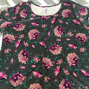 EUC 2XL LuLaRoe Classic T